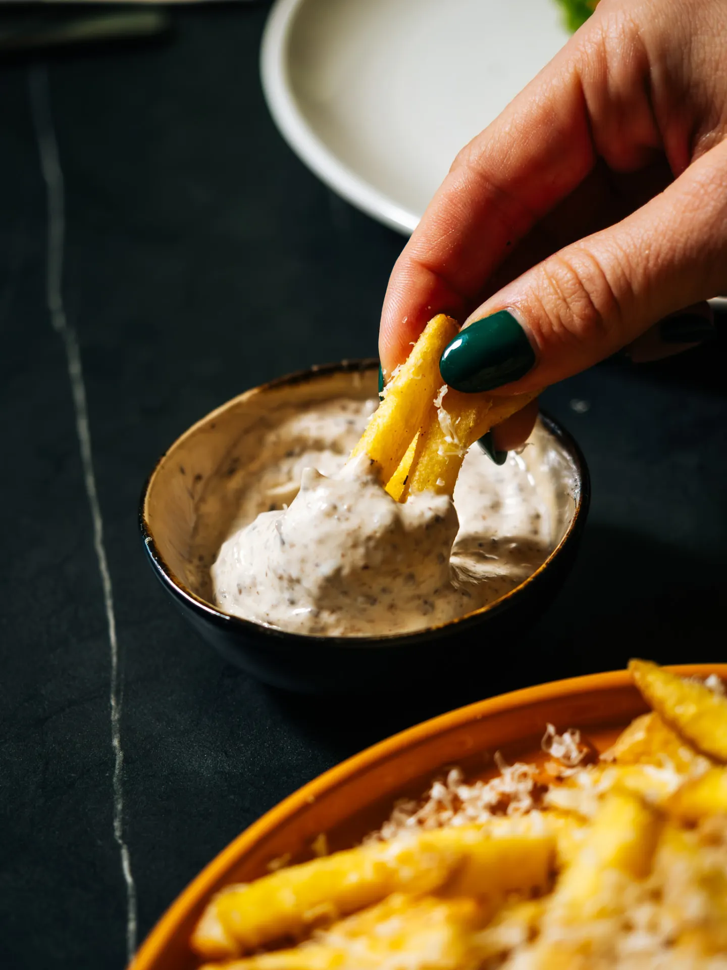 Frites maison et sauce dip